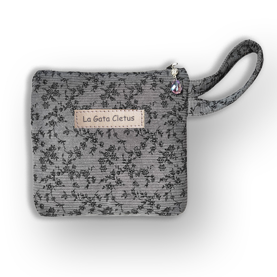 Gris Vintage y Flores Negras